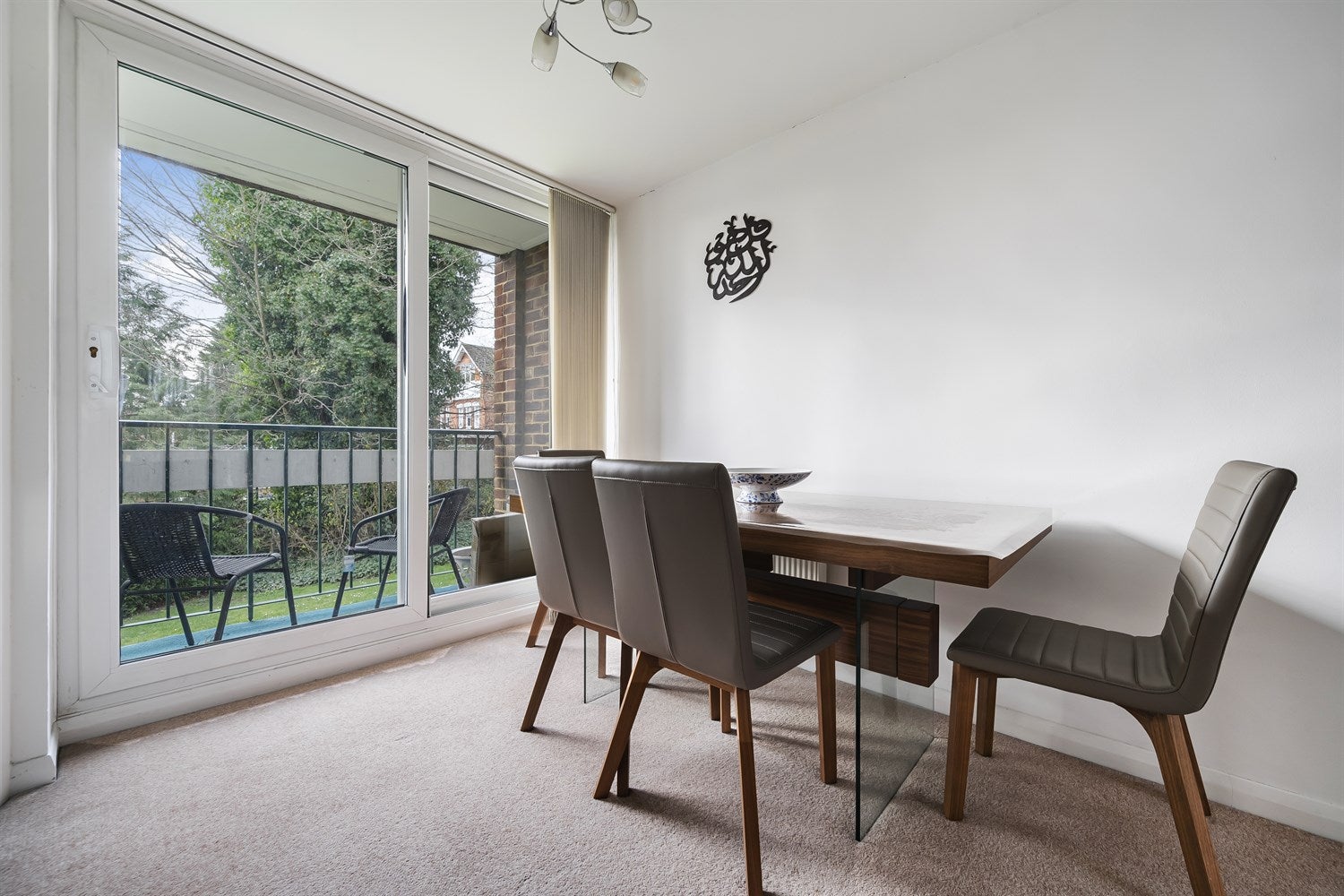 Flat Morton Court in Reading