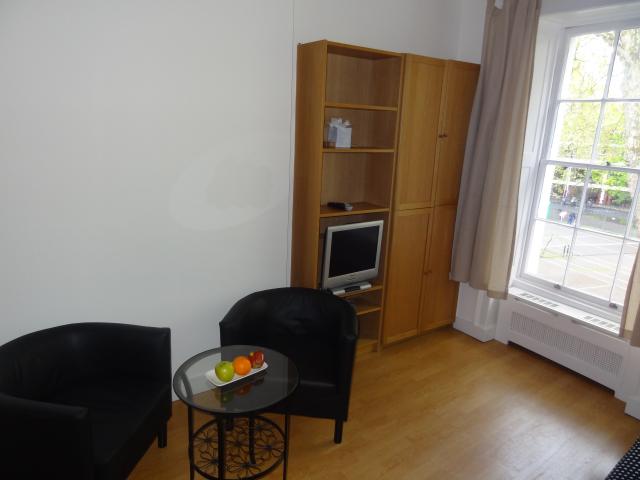 Flat Cartwright Gardens in Greater London