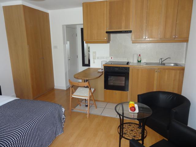 Flat Cartwright Gardens in Greater London
