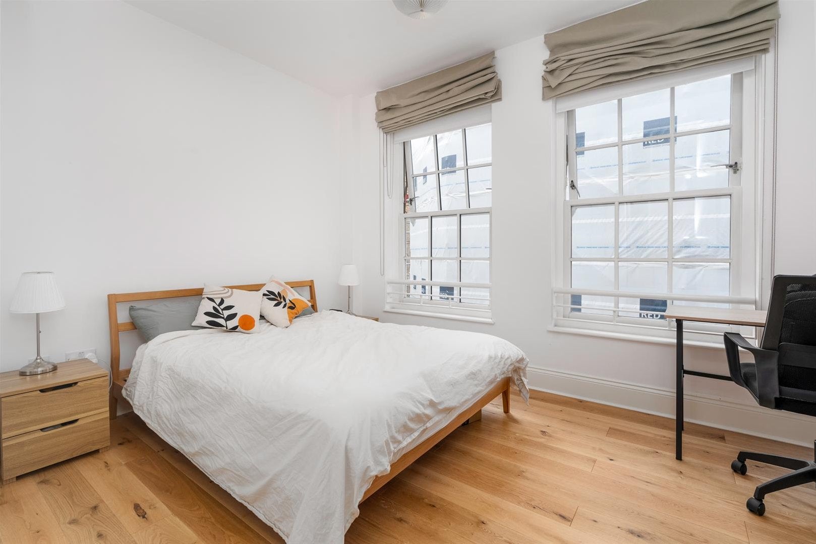 Flat Lever Street in Greater London