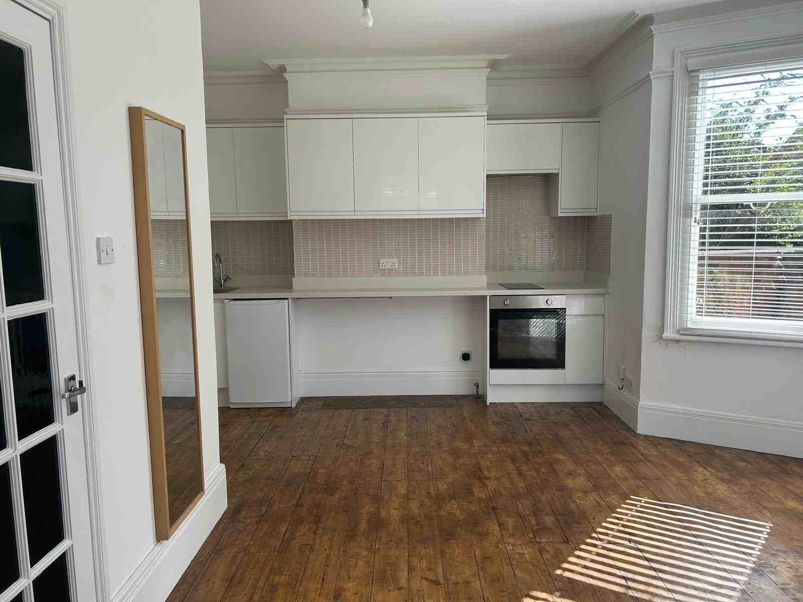 Flat Highfield Road in Hertsmere