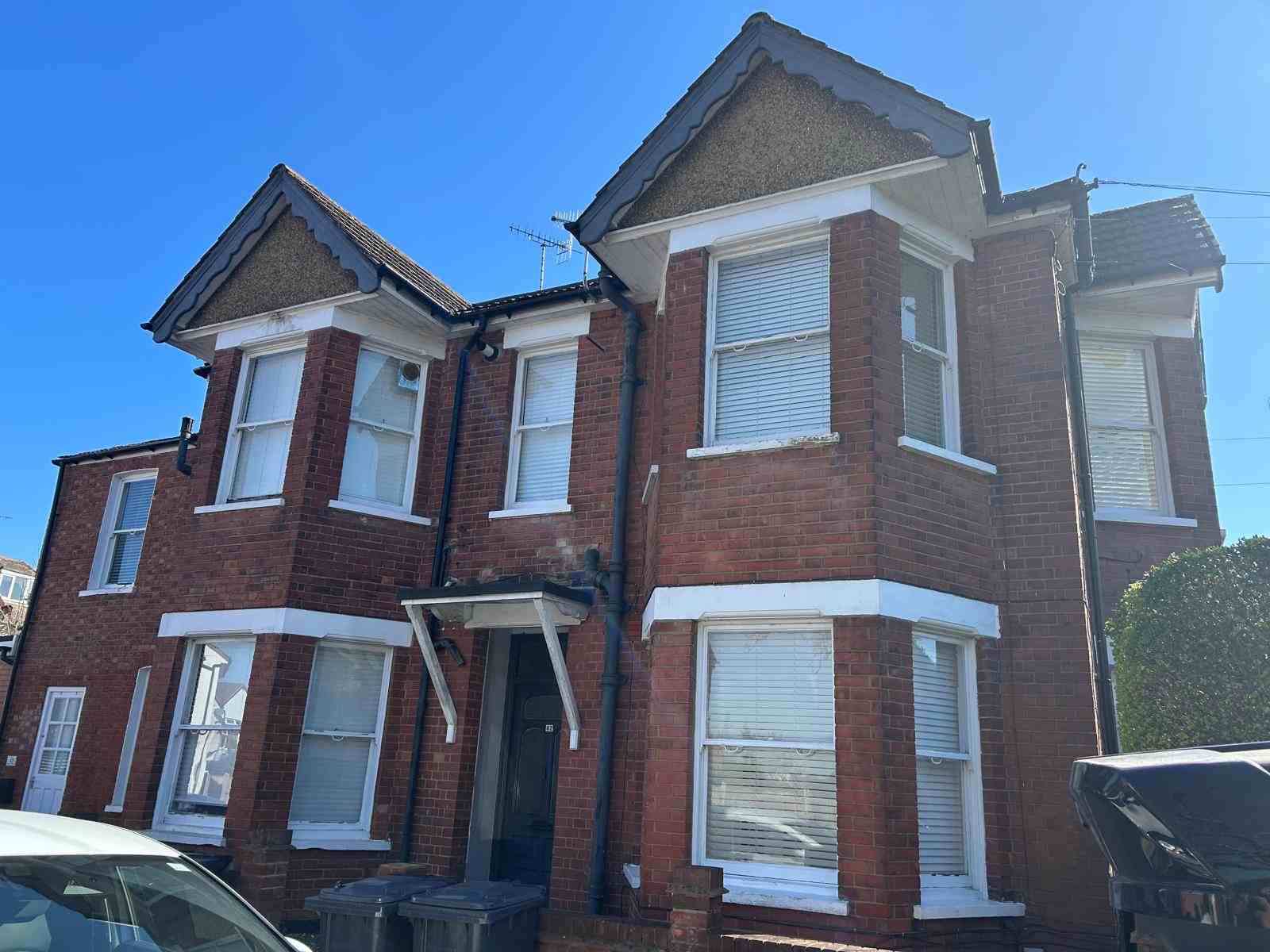 Flat Highfield Road in Hertsmere