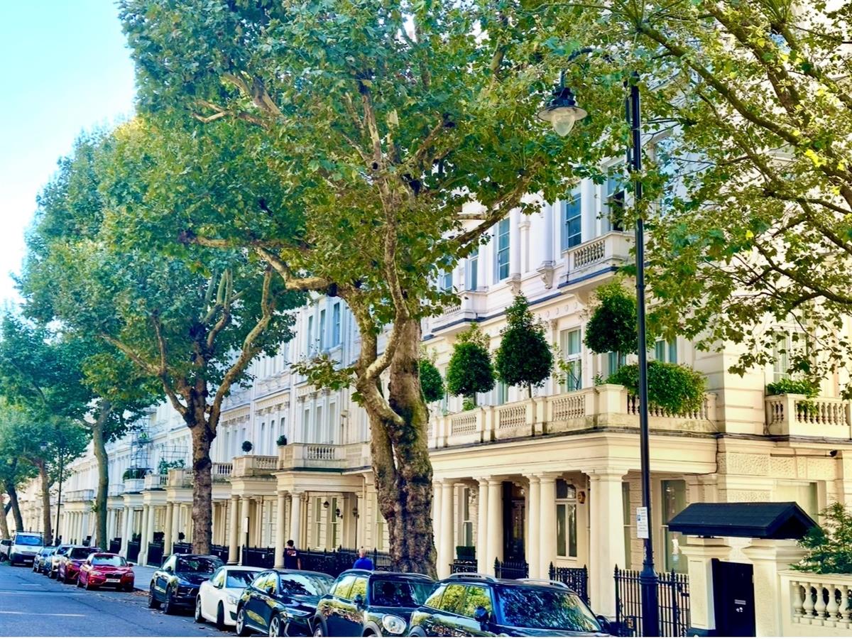 Flat Old Brompton Road in Greater London