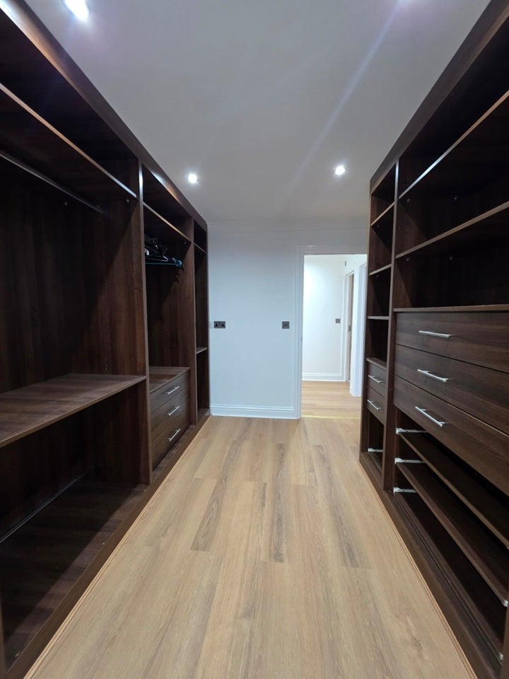 Flat Dagmar Avenue in Greater London