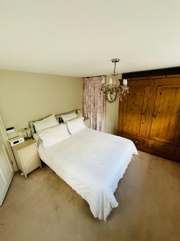 Room Main Street in Huntingdonshire