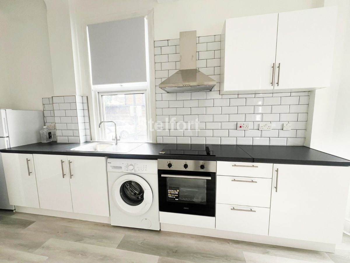 Flat Prince Regent Lane in Greater London