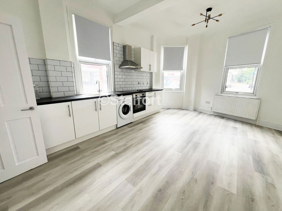 Flat Prince Regent Lane in Greater London