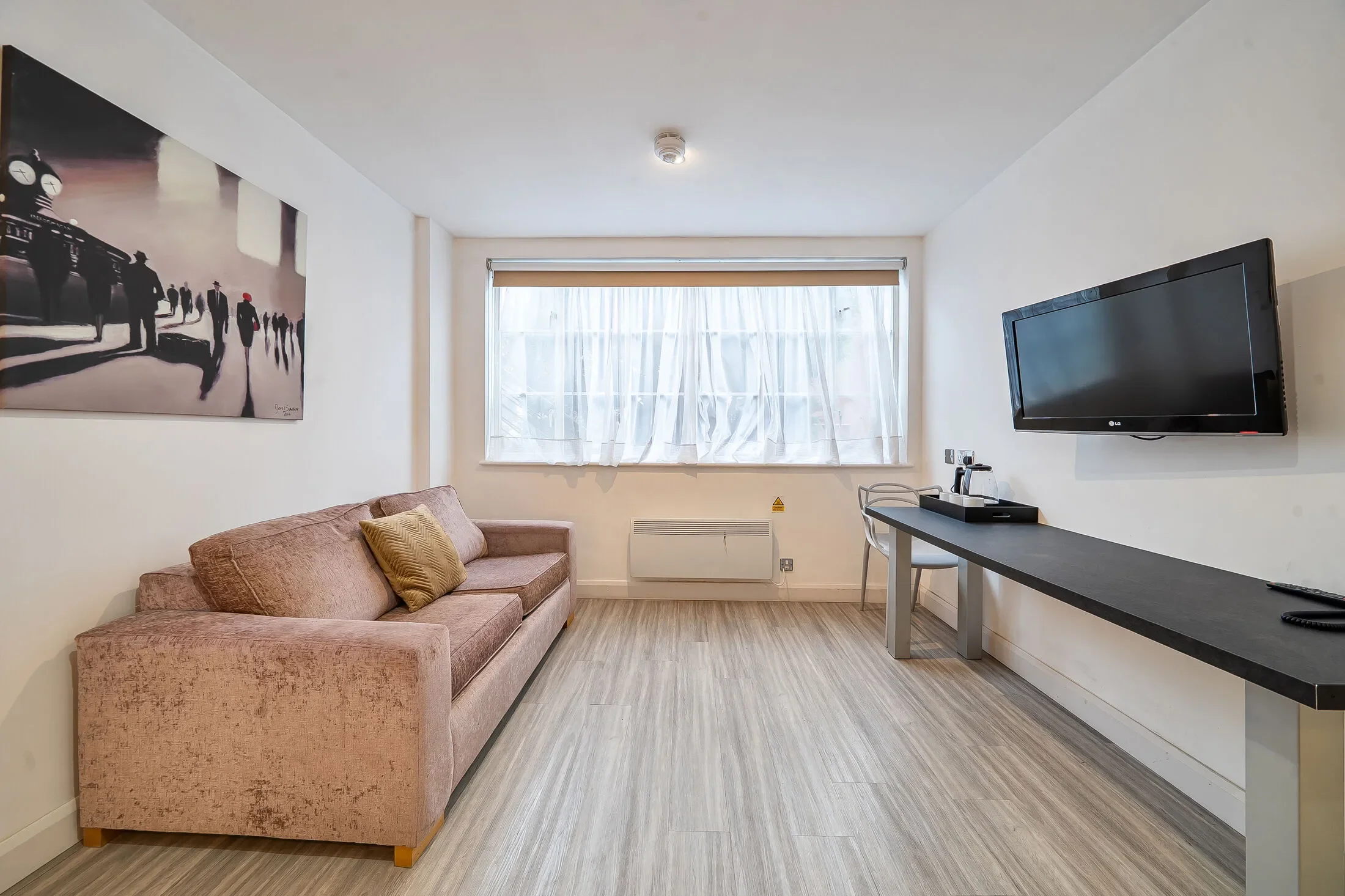 Flat Roland Gardens in Greater London