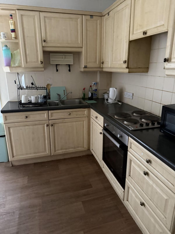 Room Albert Road in Greater London