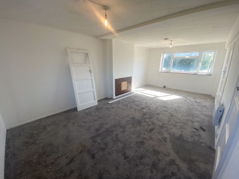 Flat Hardham Road in Chichester