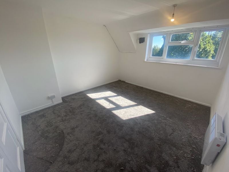 Flat Hardham Road in Chichester