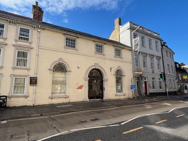 Flat High Street in Ledbury