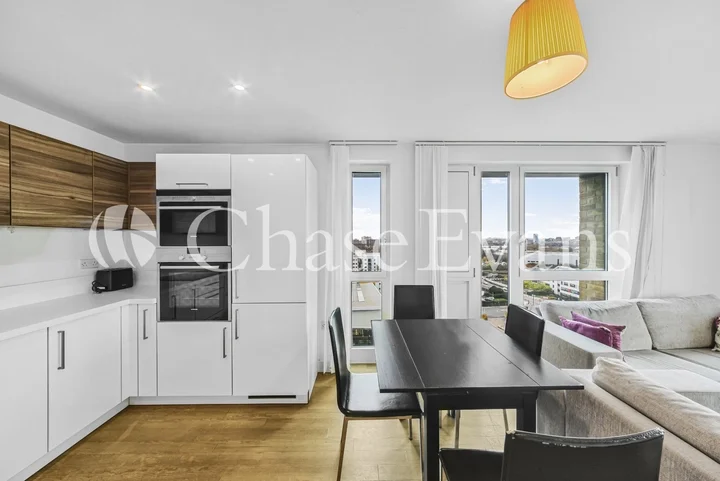 Flat Devons Road in Greater London