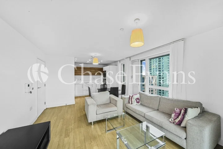 Flat Devons Road in Greater London