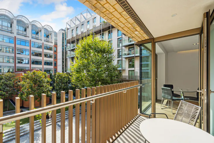 Flat Pearson Square in City of Westminster
