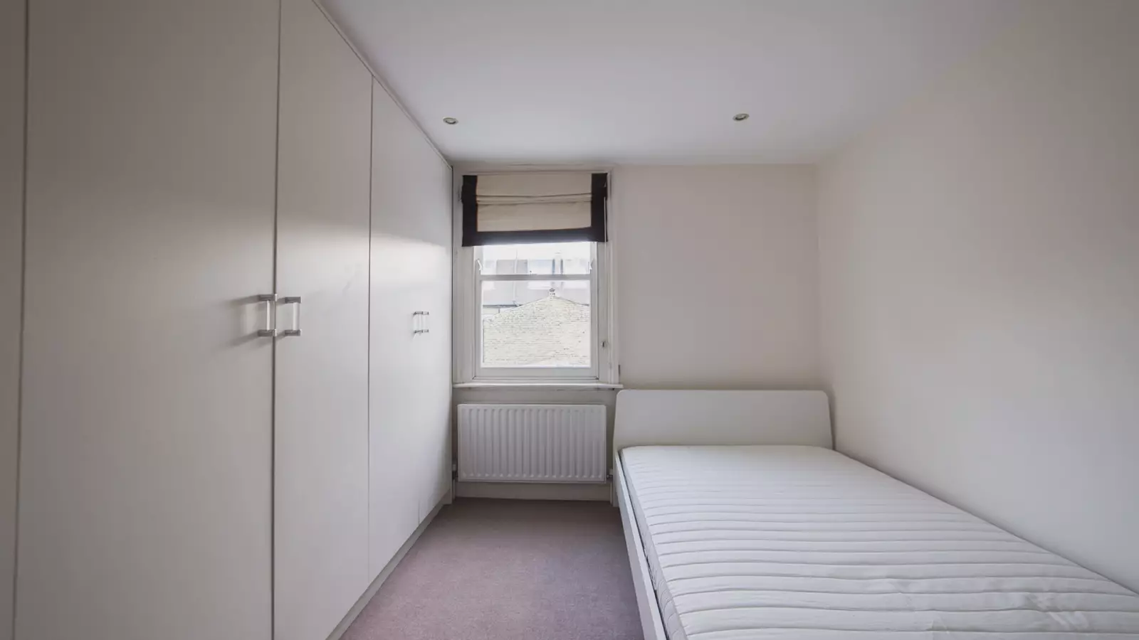 Room Rosaville Road in Greater London