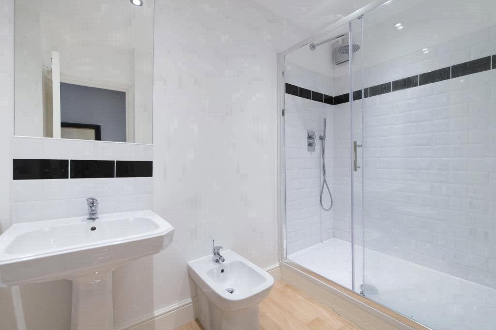 Flat Walton Street in Greater London