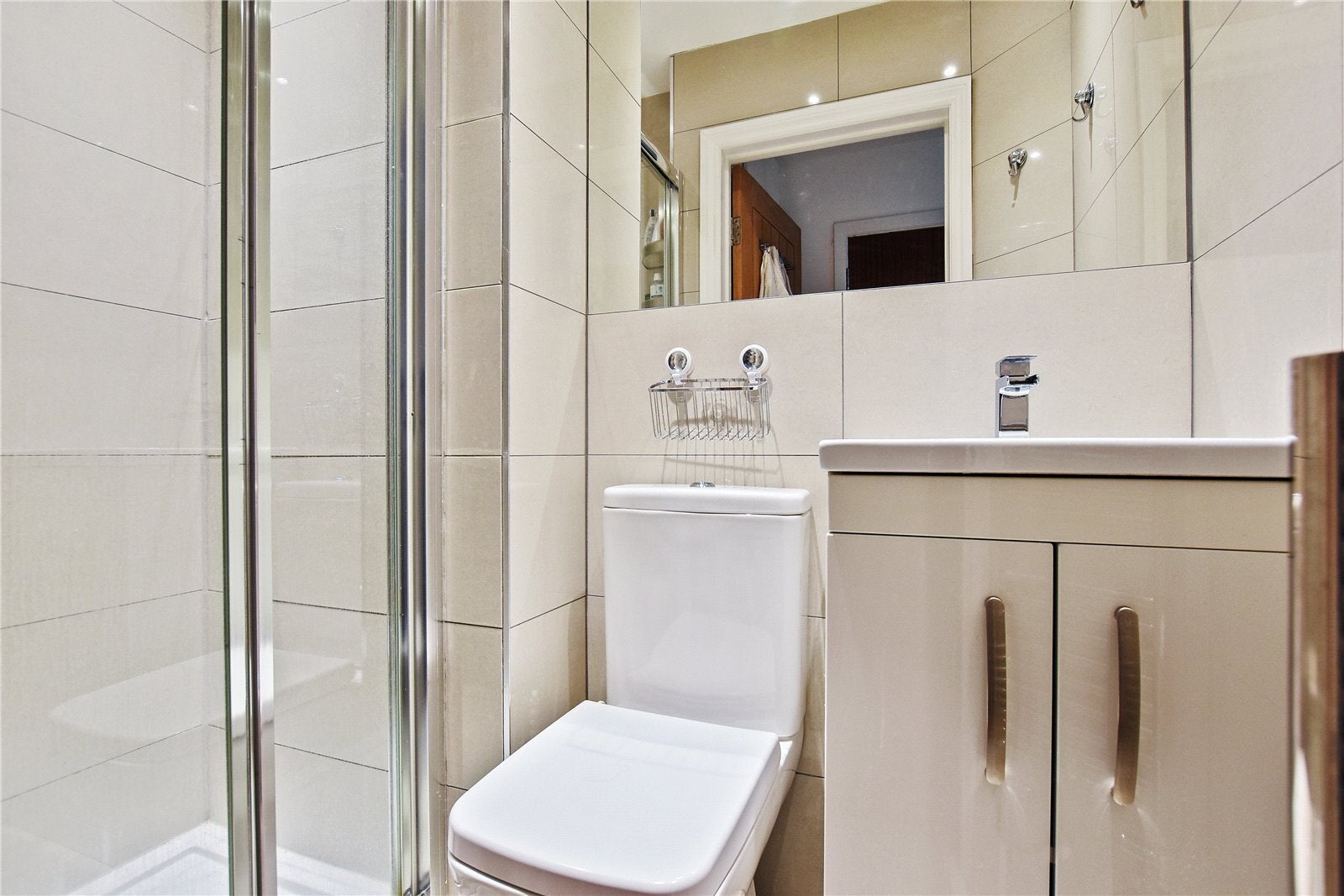 Flat Sloane Avenue in Greater London