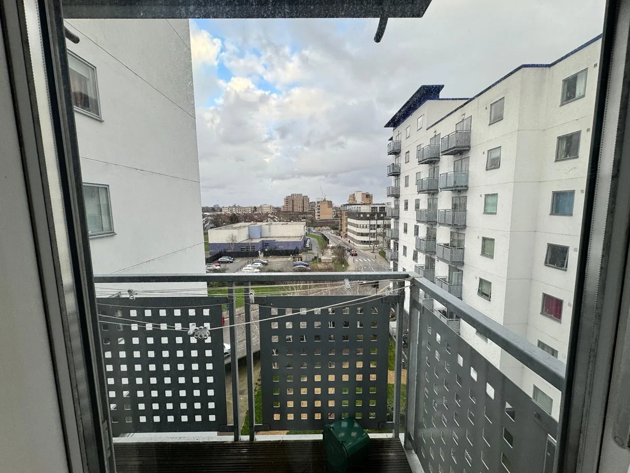 Flat Prince Regent Road in Greater London