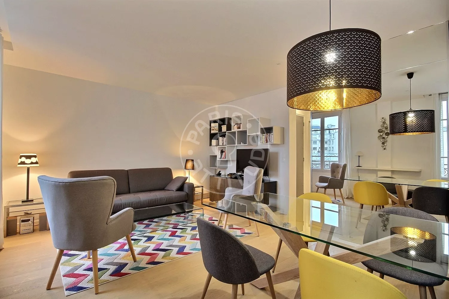 Flat Rue Frémicourt in Paris
