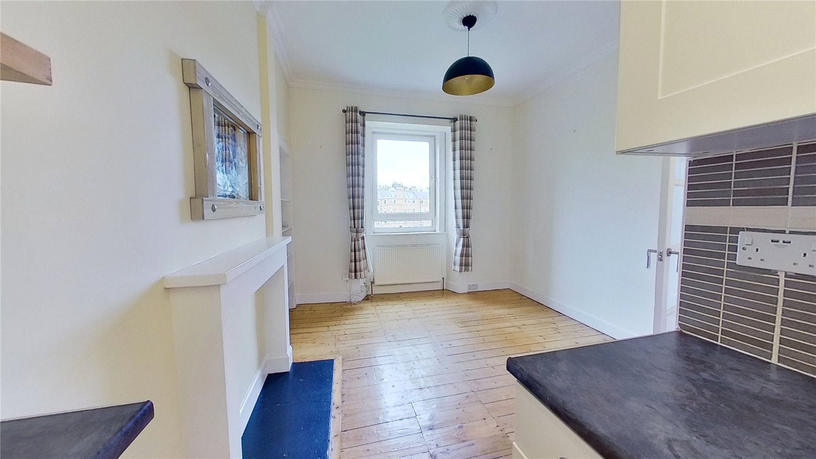 Flat Robertson Avenue in City of Edinburgh