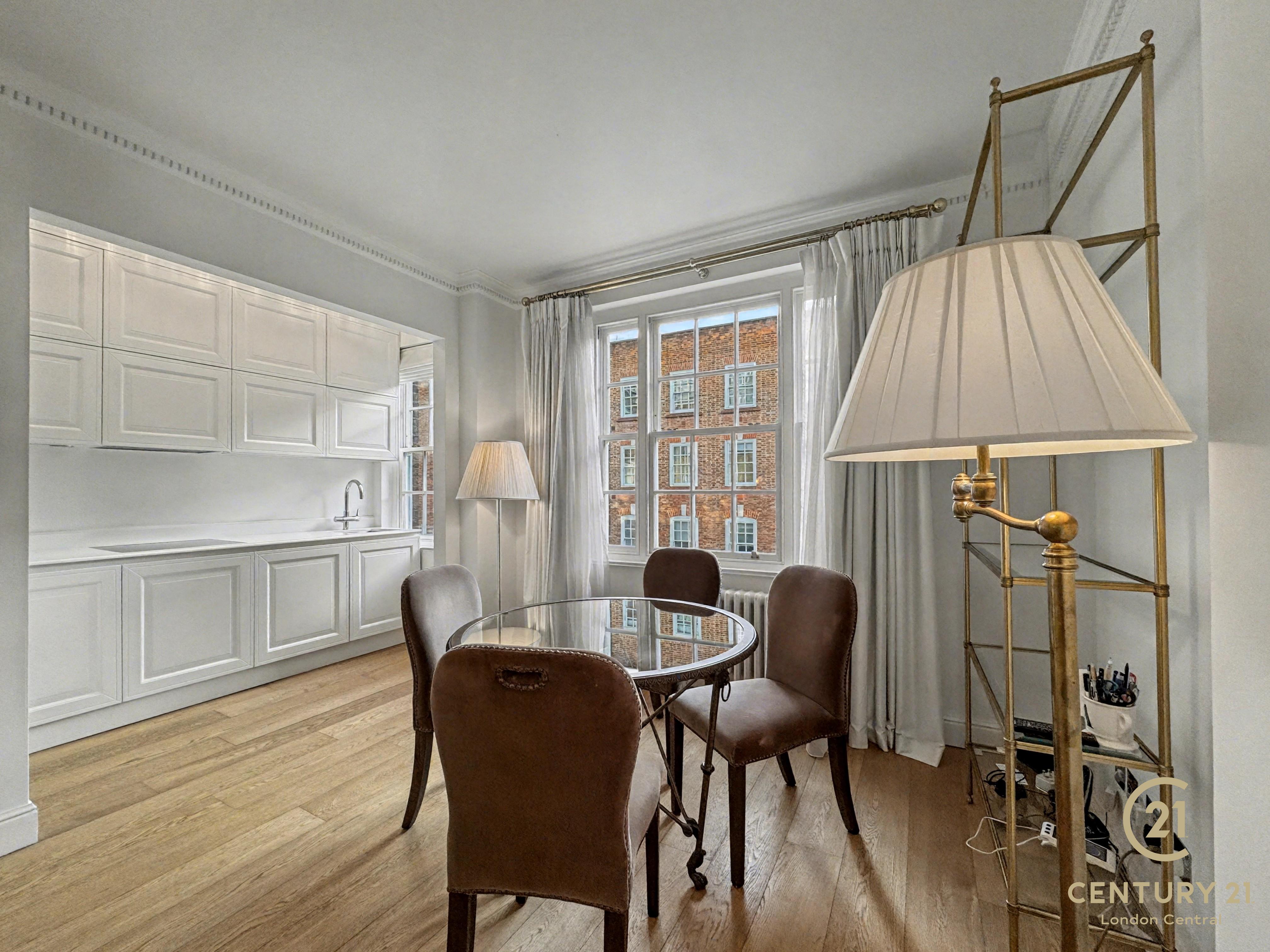Flat Upper Grosvenor Street in City of Westminster