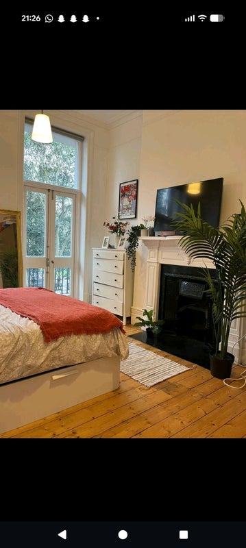Room Clapham Common North Side in Greater London