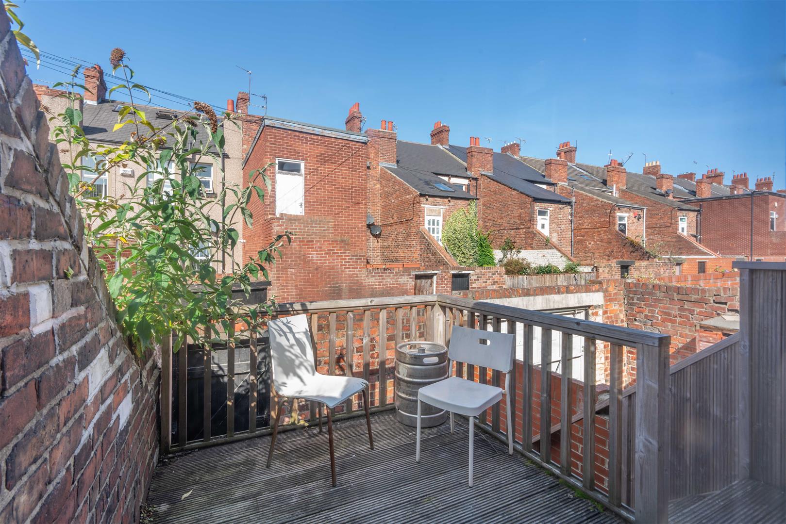 Flat Dinsdale Road in Newcastle upon Tyne