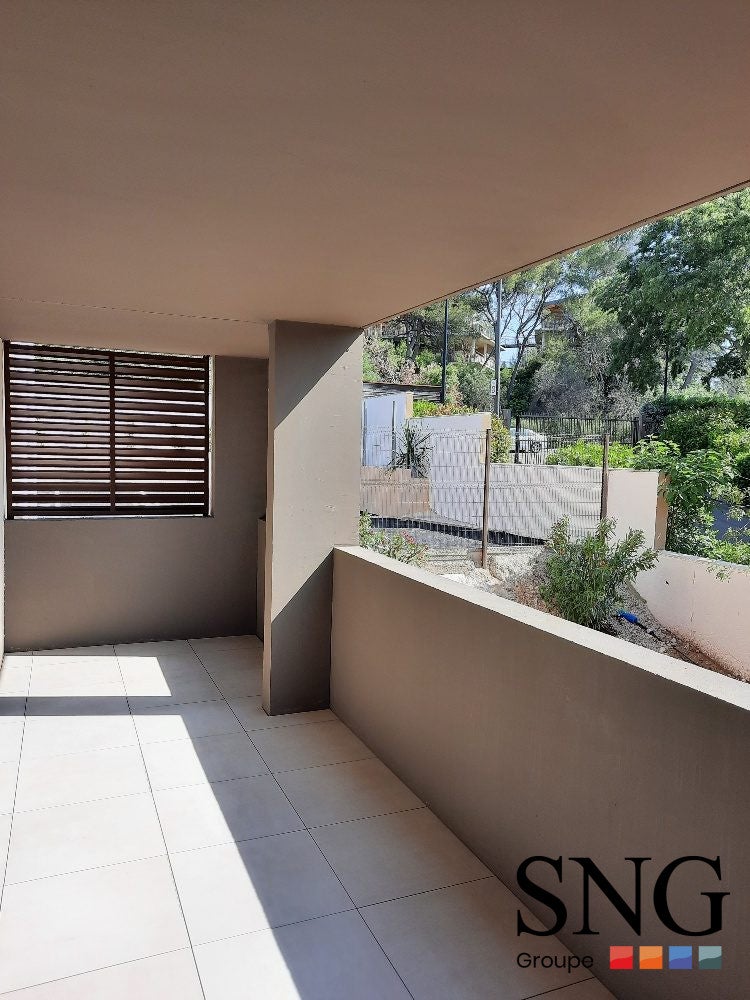 Appartement Avenue Monseigneur Robert Dalverny à Nîmes