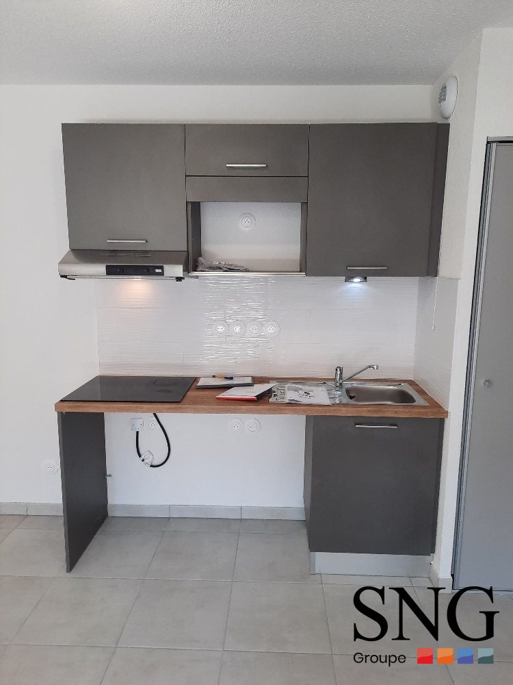 Appartement Avenue Monseigneur Robert Dalverny à Nîmes