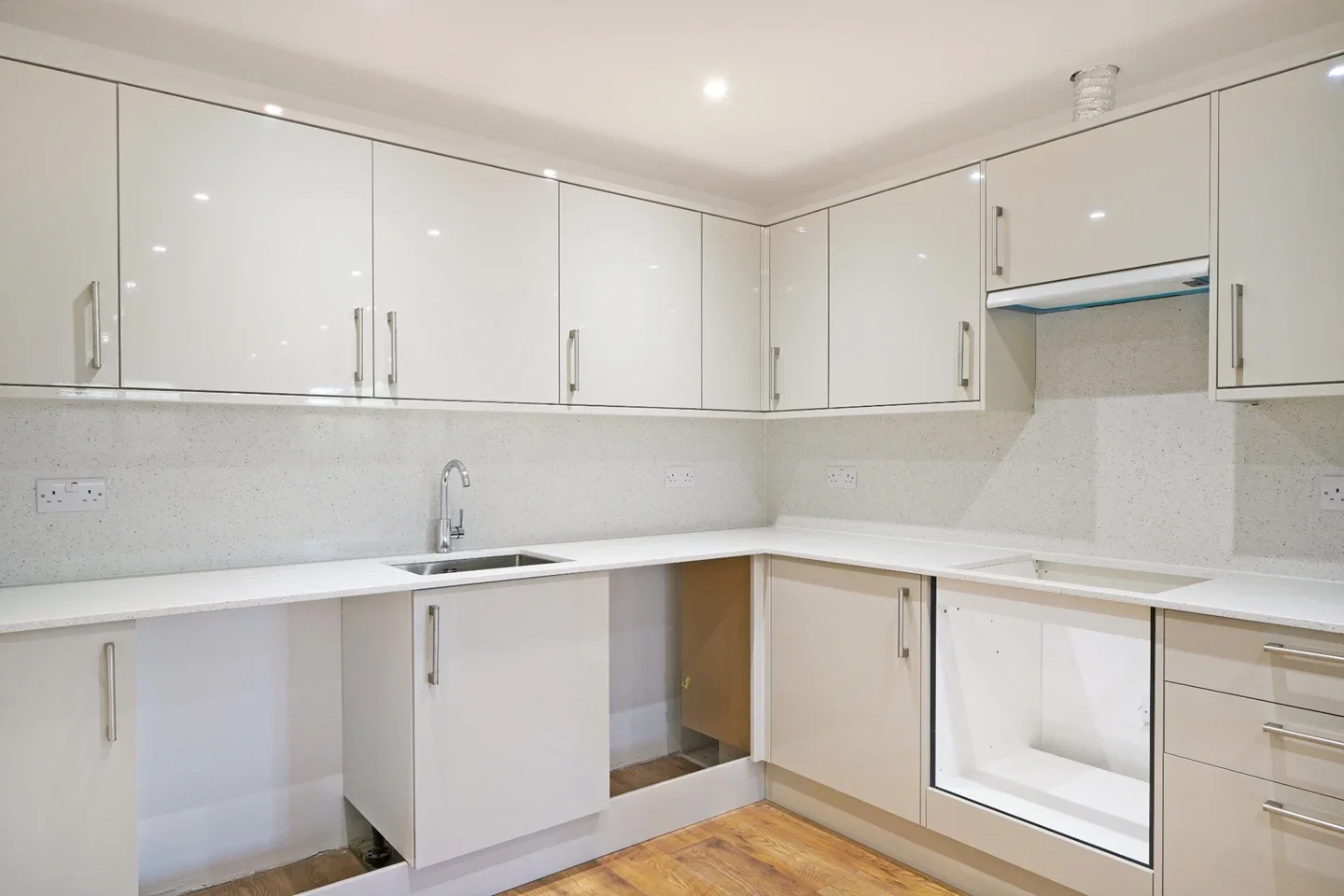 Flat Bushey Grove Road in Hertsmere