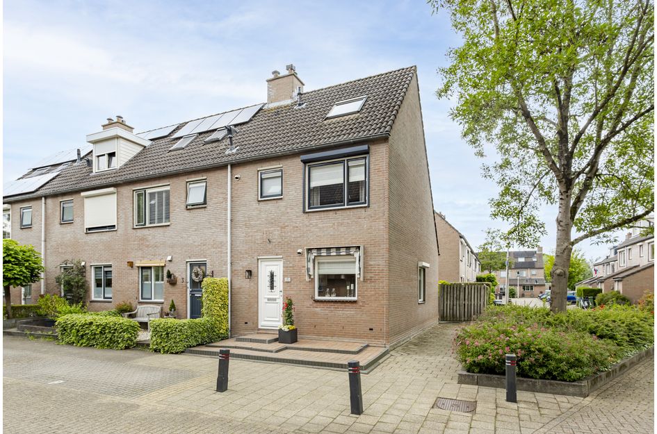 Huis De Wiel 1 in Sliedrecht