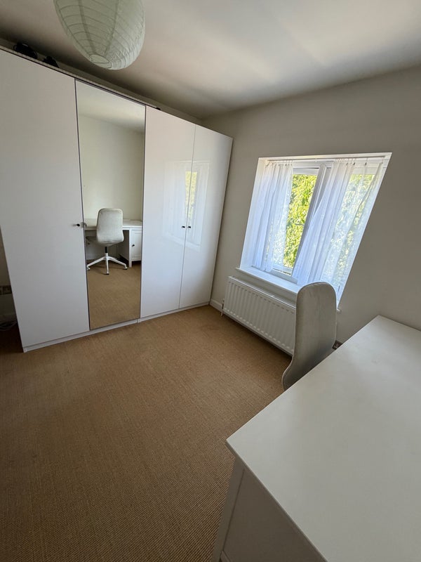 Room Nelson Mandela Close in Greater London