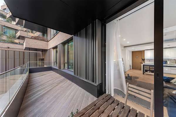 Flat Wood Lane in Greater London