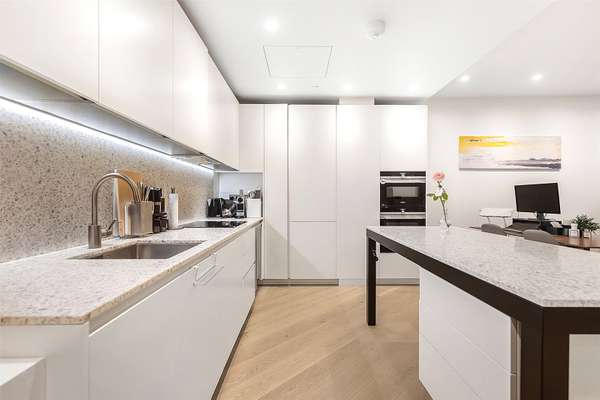 Flat Wood Lane in Greater London