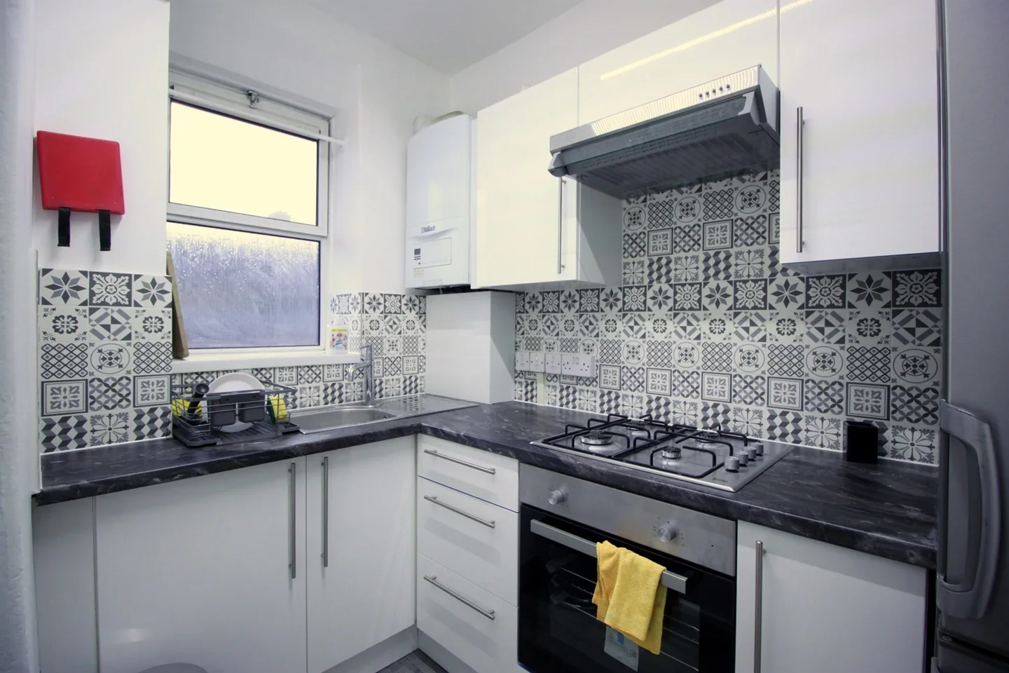 Room Australia Road in Greater London