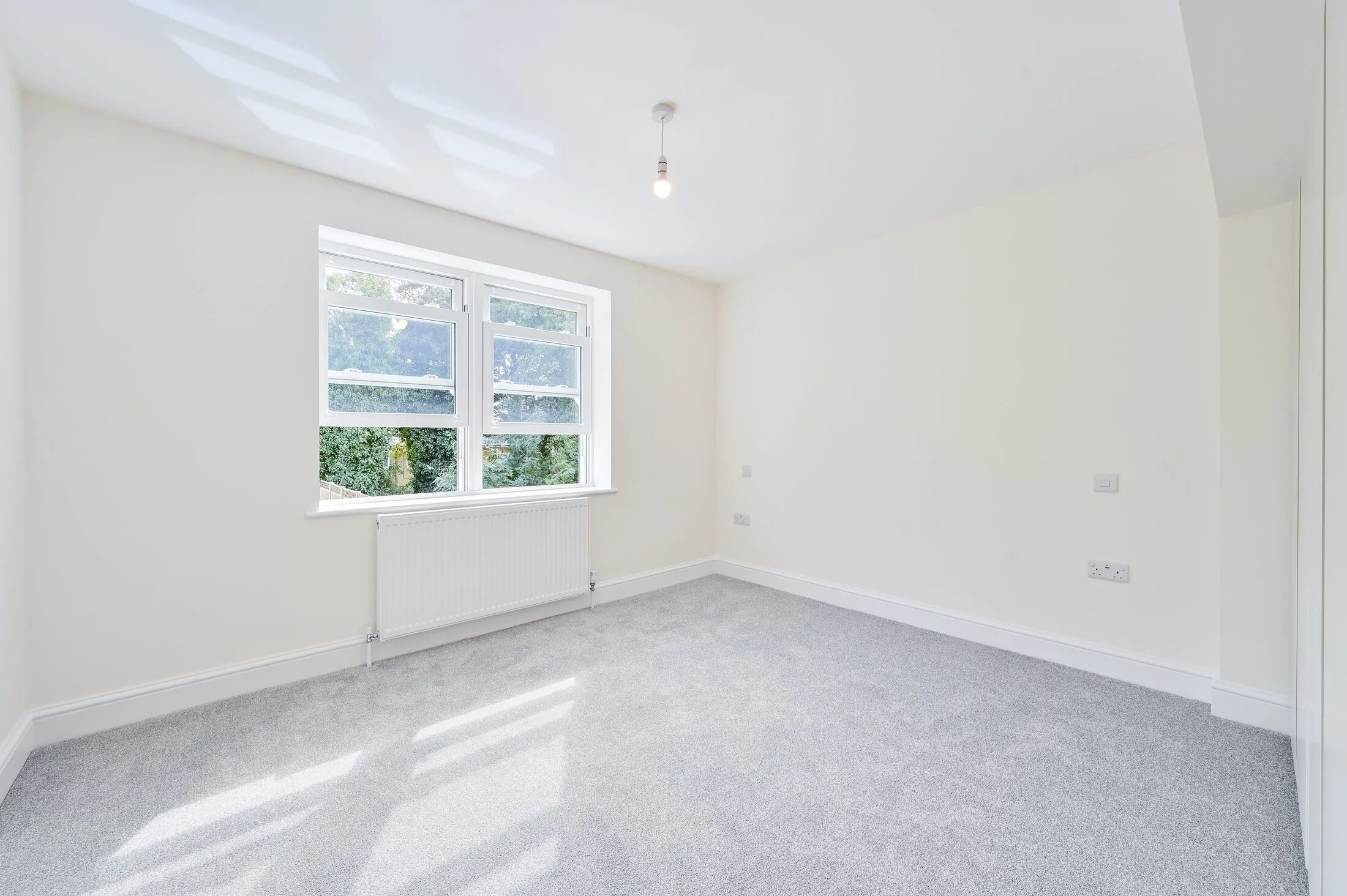 Flat Gloucester Drive in Greater London