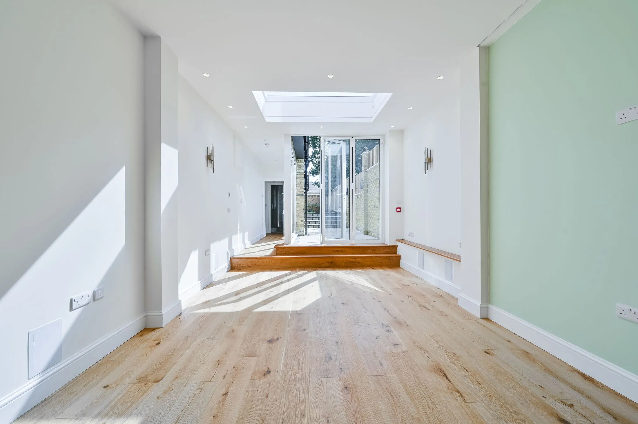 Flat Gloucester Drive in Greater London