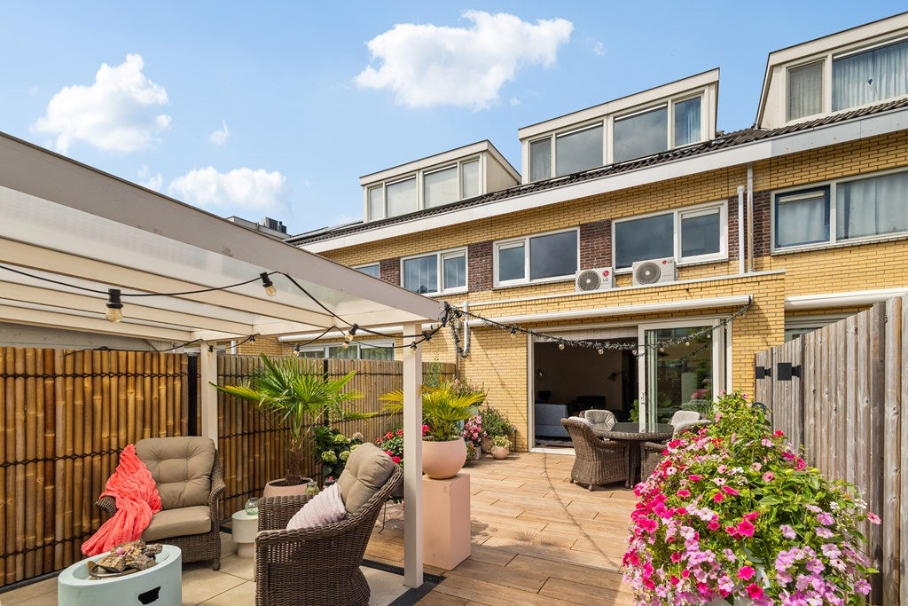 Huis Koolzaadveld 7 in Den Haag