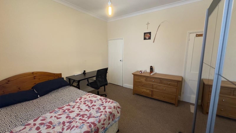 Room East Park in Crawley