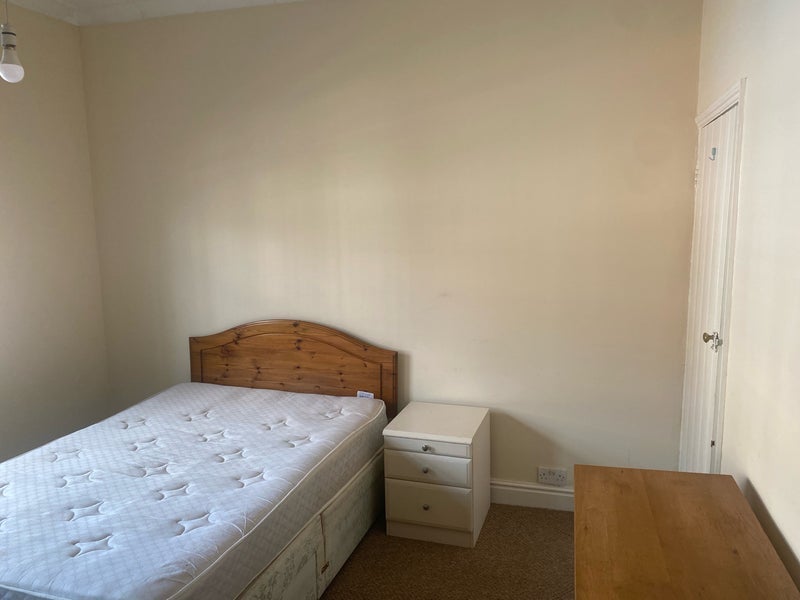 Room East Park in Crawley