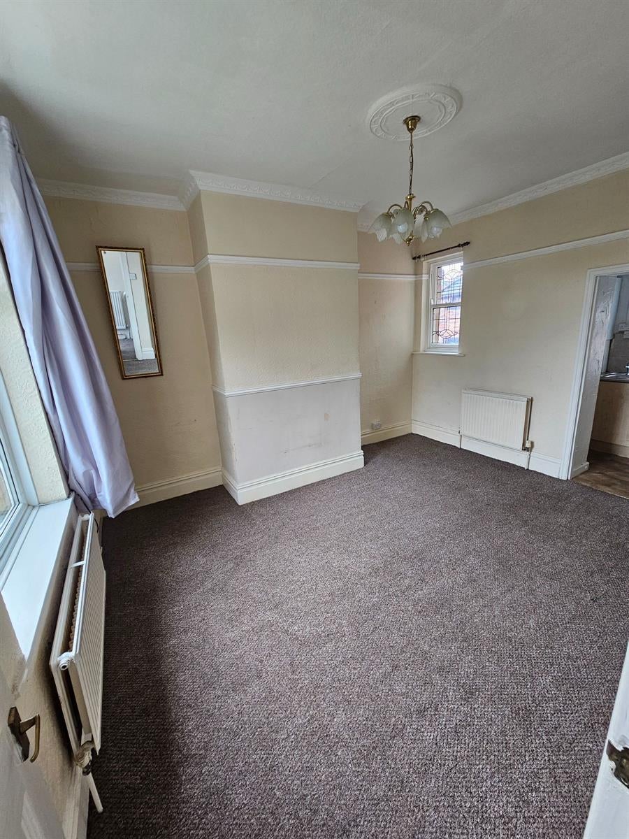 House Sandyfield Terrace in Kirklees