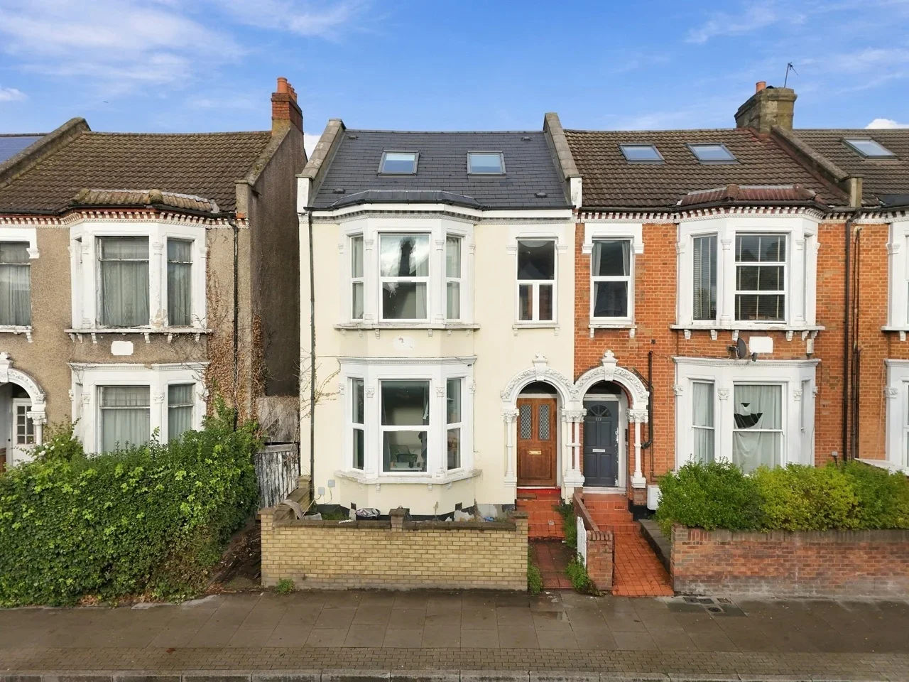 Flat Tooting Bec Road in Greater London