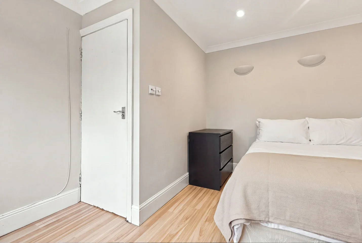 Flat Tooting Bec Road in Greater London