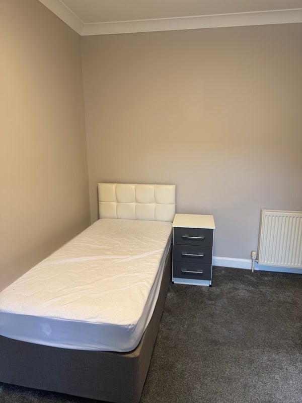 Room Buccleuch Street in Dalkeith