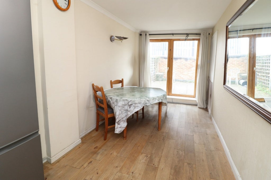 Room Globe Road in Greater London