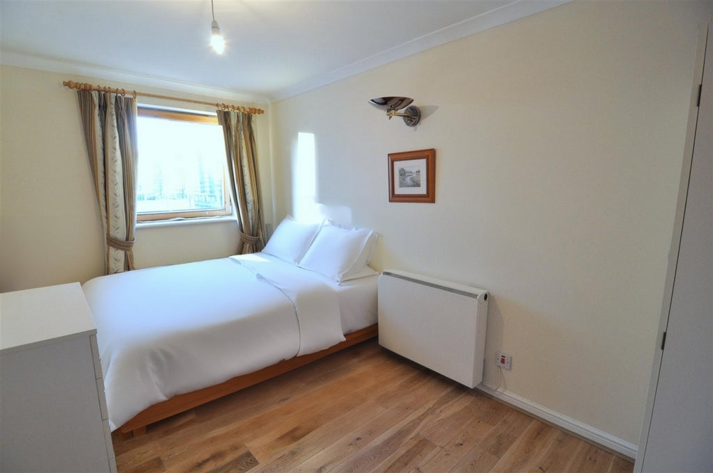 Room Globe Road in Greater London