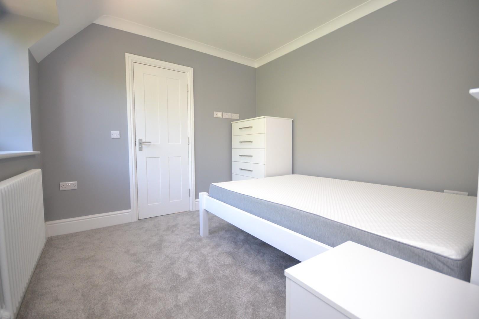 Flat Shinfield Road in Reading