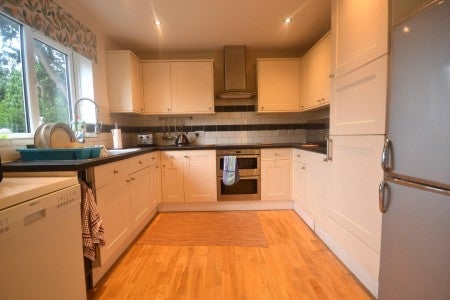 Flat Tilehurst Road in Reading