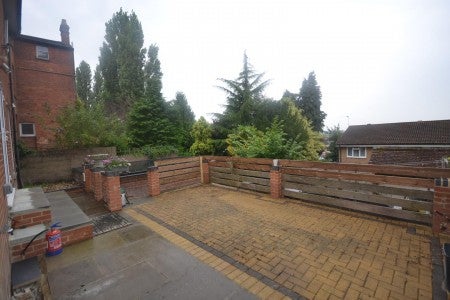 Flat Tilehurst Road in Reading
